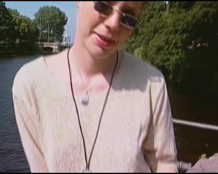 Deutsche XXX Filme: जर्मनी की शौकिया 21 साल की हसीना अपना लंड चूसने का कौशल दिखा रही है