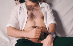 J'écoute une histoire porno d'Asmr et je branle un bel homme dans un vieux style