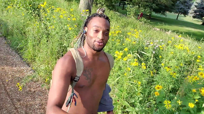 Kennie Jai: Kenniejai Walks Around Naked Outside and Gets Caught