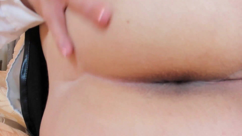 LACEYLOOXXX: Pego cheirando a calcinha da secretária, agora lamber minha bunda...