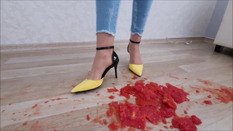 Goddess Lina: Goddess Lina tomatoes crush