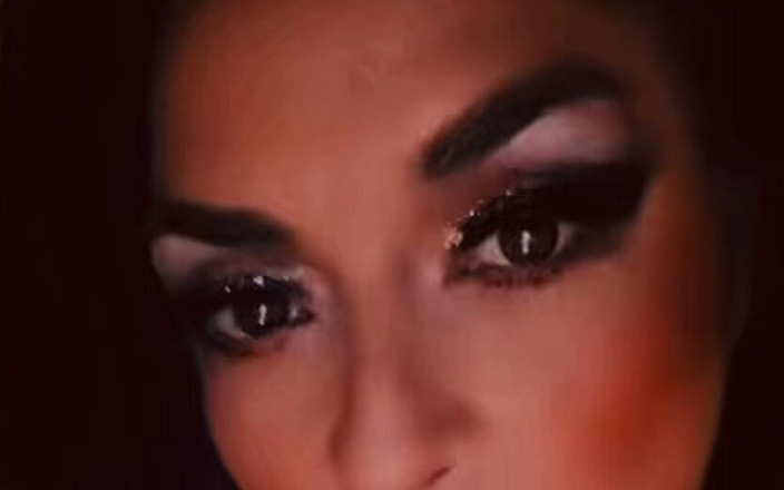 Mia 69: Mia और All Natural