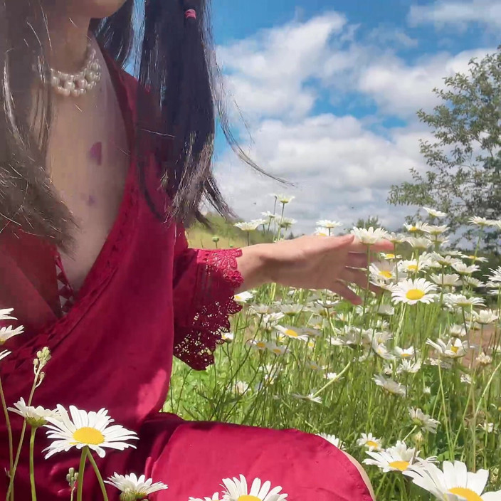 sweethanajapanese: Đi tiểu cho người làm vườn trên cỏ beautifull