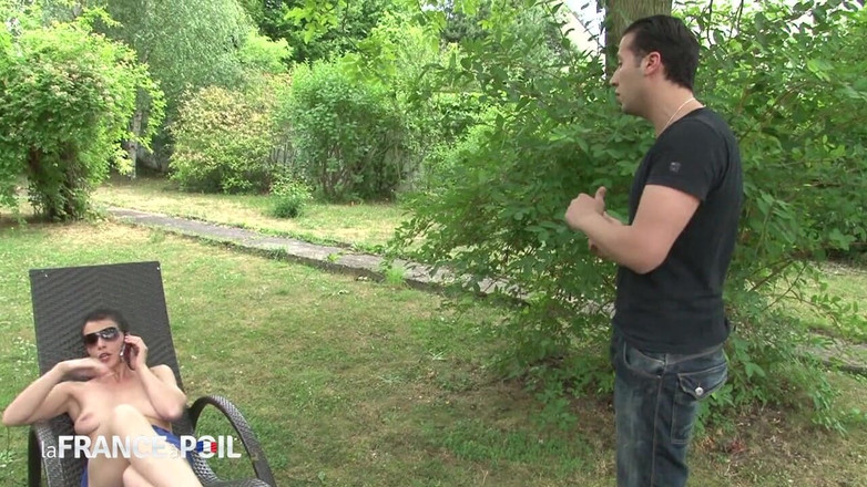 Papy Viewer: Krátkovlasá prsatá žena pomáhá taxikáři uvolnit stres