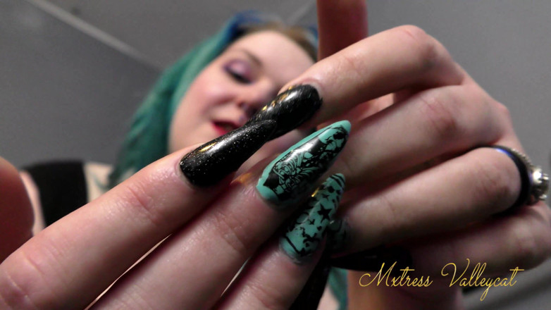 Mxtress Valleycat: Mesmerised by my long nails
