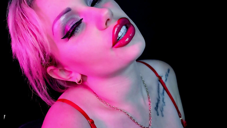 Goddess Misha Goldy: Addestramento sulla dipendenza di labbra! Diventa totalmente lavato il cervello!...