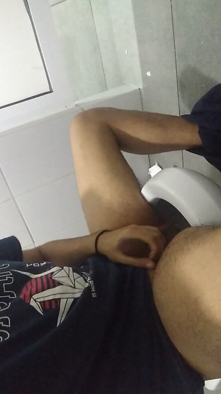 AlexAlejandro13: 공중 화장실에 조금 가자