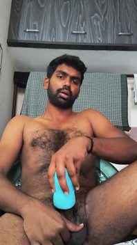 Si masturba con il mio nuovo sex toy