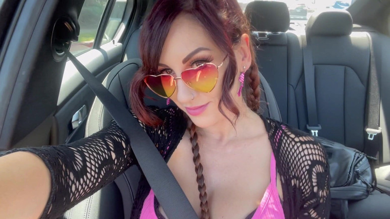 Artemisia Love: İtalyan ateşli orta yaşlı seksi kadın Artemisia açık havada arabada ıslak...