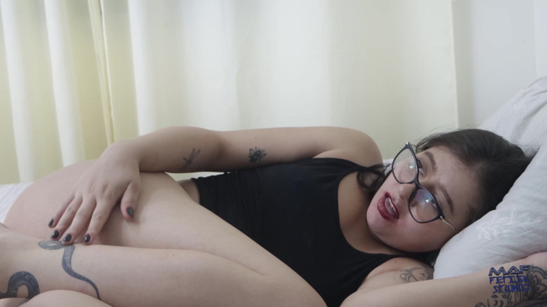 MAF fetish studio: Dyscyplinująca Gabi za pomocą skórzanego paska