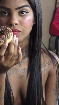 Ebony Pearl Eating Fetish