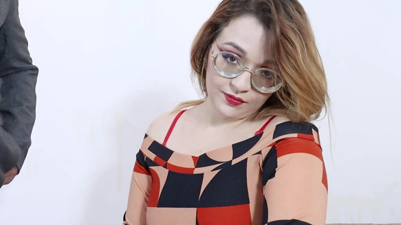 Lady Snow Brasil: POV cocu ! Regarde-moi son cul devant toi
