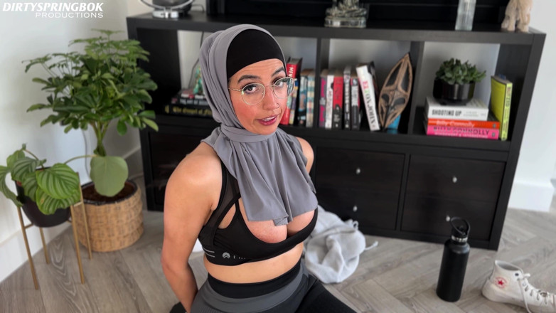 DirtySpringbok: Hijabi Aaliyah Yasin es atrapada por su compañero de casa...