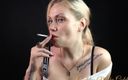 Goddess Misha Goldy: Het is tijd om te roken en je af te...