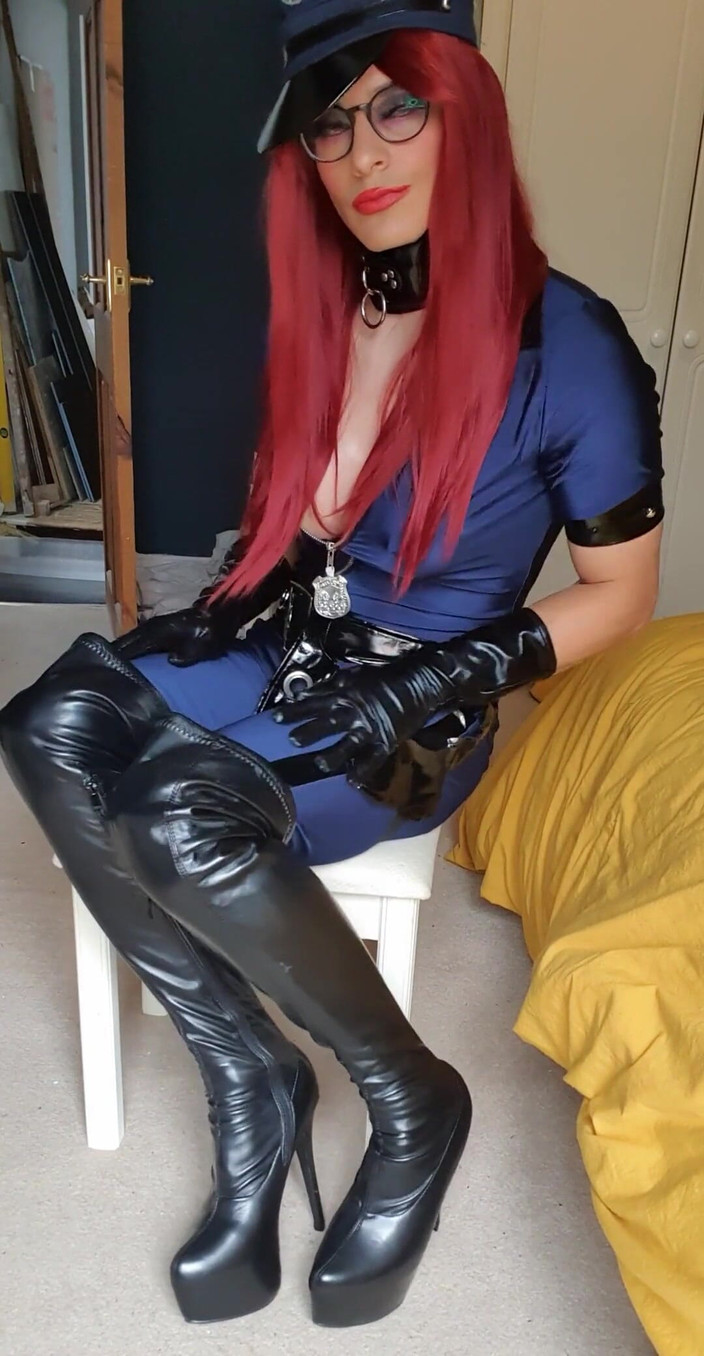 JessicaXD: Ein beamter muss richtig gefesselt werden ️