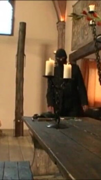 Memalukan mendominasi memek dildo yang ditembus di pantat dalam bondage