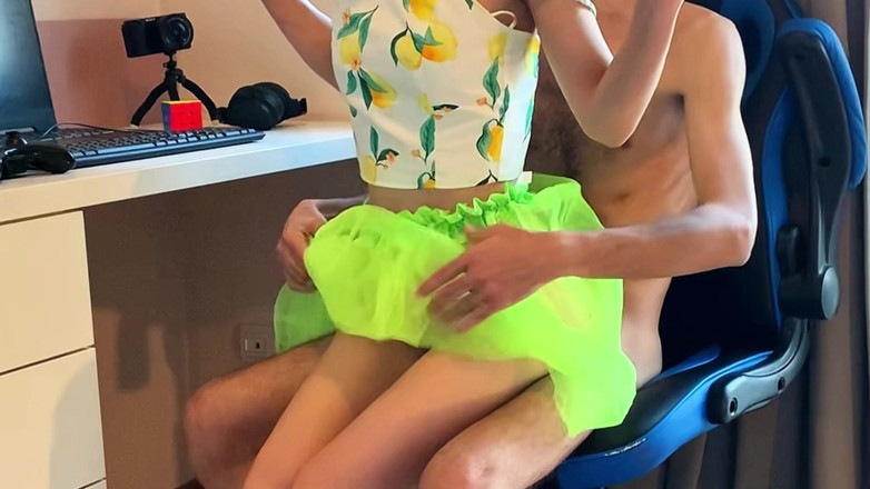 AmateurWifeXx: Ayah tiri remaja VS