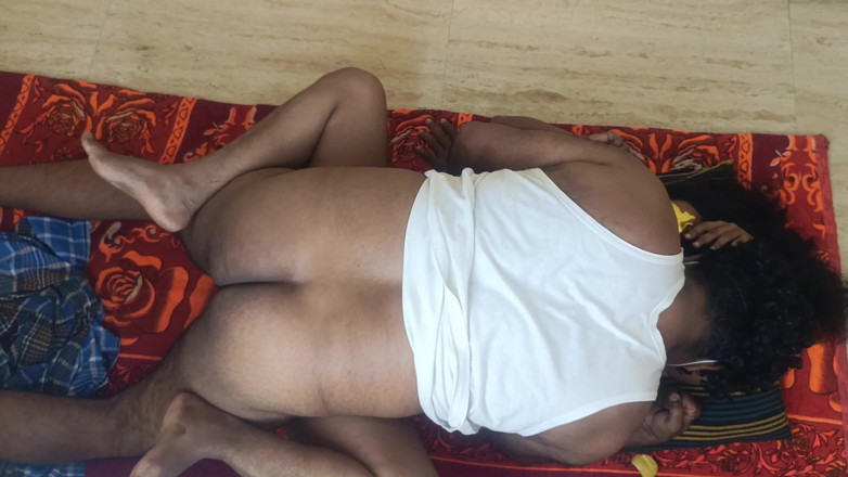 Laxi ammu: Neukpartij in missionarishouding