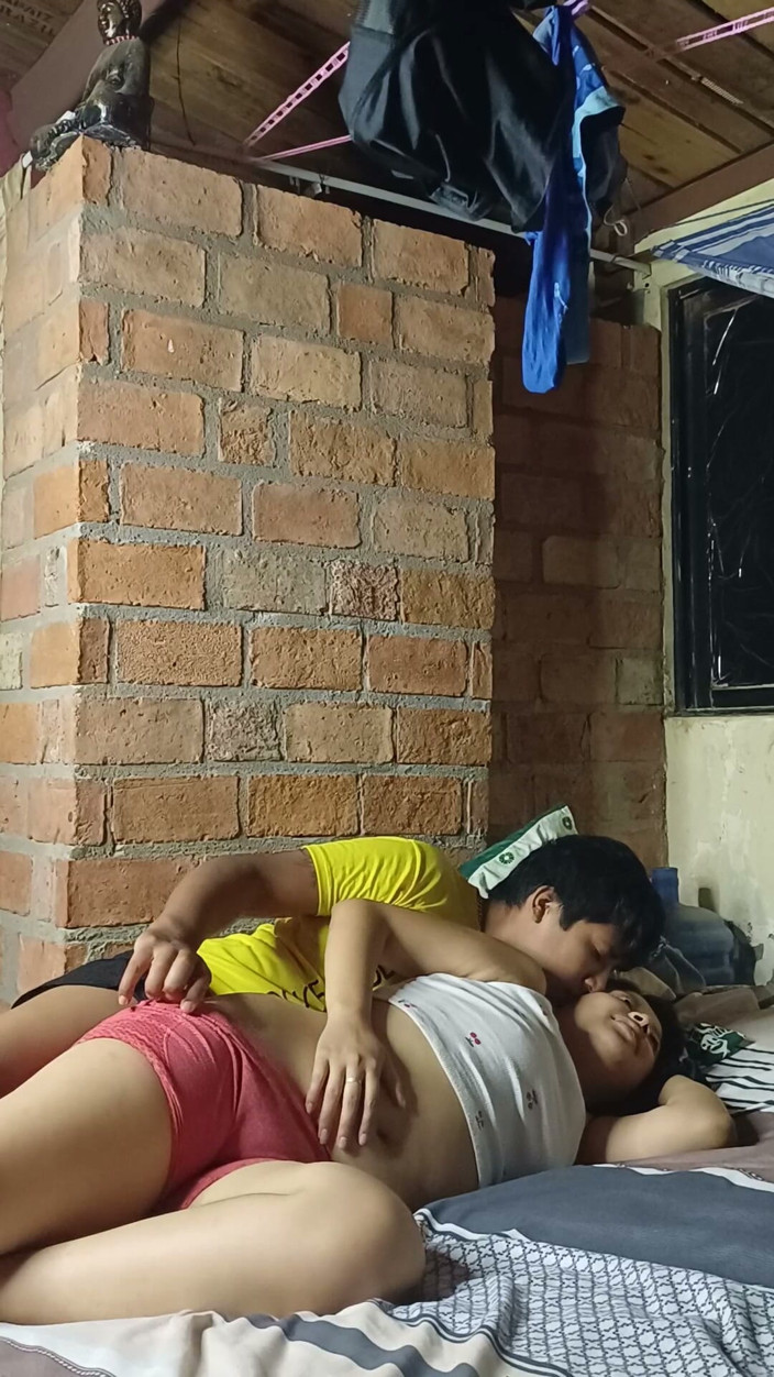 E-Alfa: Antara Stepcousins