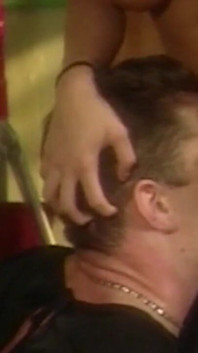 Nadržená blondýna MILF dostala pěst a šukala