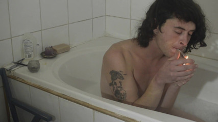 Sara B: Non-binary taking bath, smoking and jerking