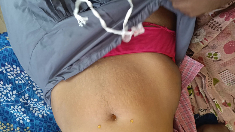 Ilakkiya: 热辣女大学生