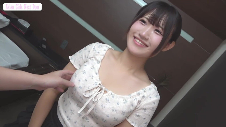 What type of JAV do you like: Невидані дебютні кадри приголомшливого вокаліста розміру G, який демонструє свій легендарний перший виступ angle1