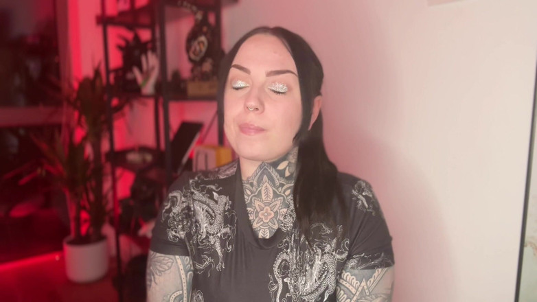 Miss Valentina: Nicht würdig für Toilettensklavin