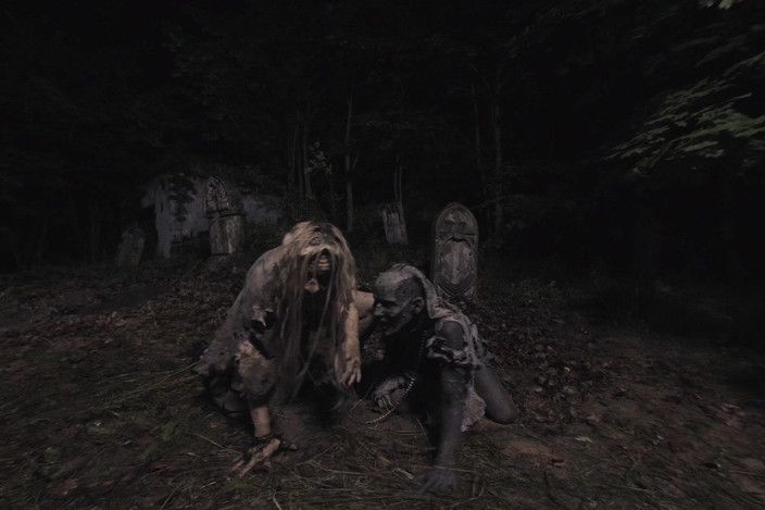 Xvirtual: X 가상 11 180 ° 에서 걷는 좀비