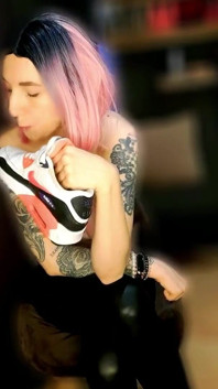 Lady Angela Nike Sneakers, POV, puant, baskets pieds nus