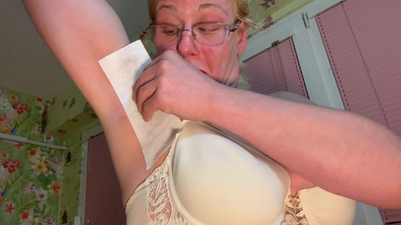 Putarankahotmilf: From Hairy to Bald Armpits