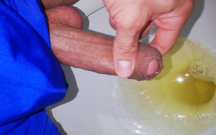 Rey rey: Zoufalé chcaní a intenzivní masturbace, velký a veiny penis