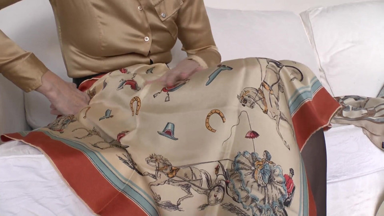 Lady Victoria Valente: na hedvábném šátku nevlastní matky, lady Victoria Valente