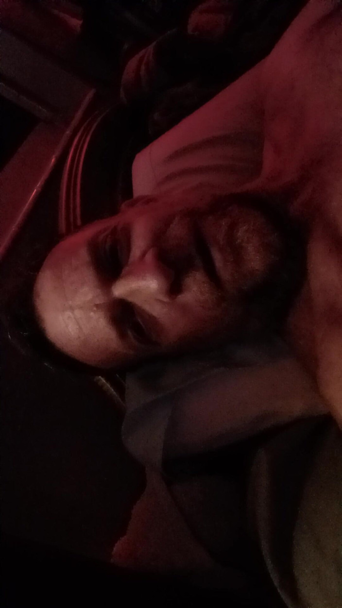 Hairyartist: Håll dig tyst om du vill ha den här kuk