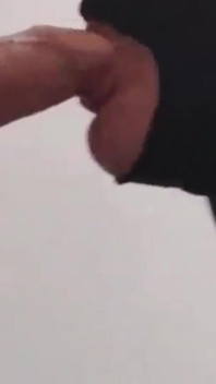 MILF mengambil zakar di mulutnya dan cumshot yang baik