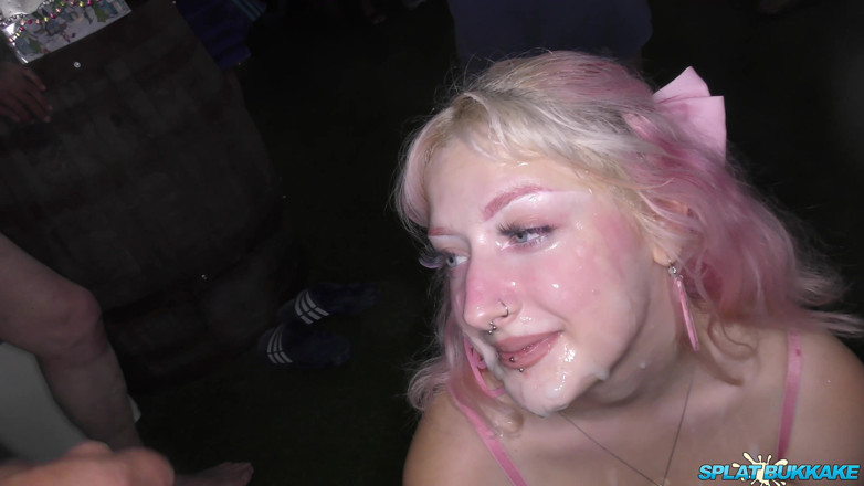 Gangbang team: Baby Doll From the UK Is Ready for Some Deepthroating