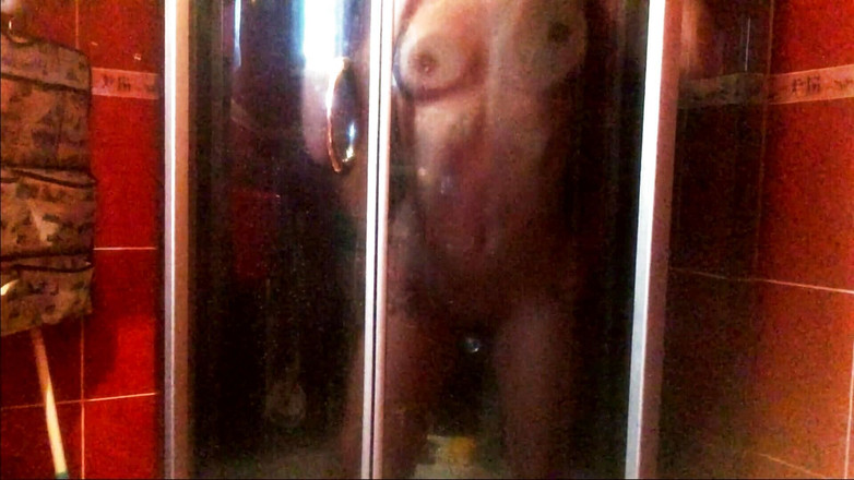 CalientePWNZ: No chuveiro, de quatro fodeu uma beleza apaixonada com um...