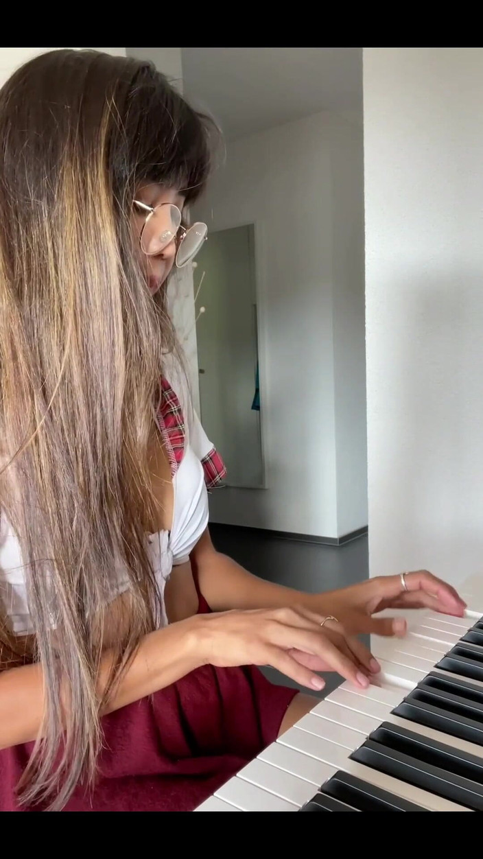DaringKiara: Jste připraveni na moje další video.? Doufám, že se ti bude...