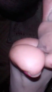 Part_1 Vizinha Fofa Conhece Meu Fetiche Por Pés E Me Ofereceu Um Com Os Pés Para Deixá-la Jogar Videogame