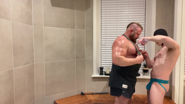 Jack stacked: Uctívání svalů