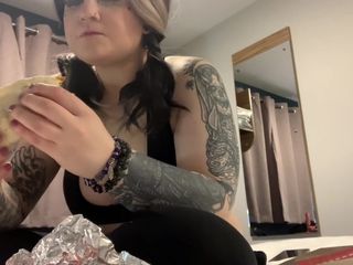 Ruby Rose: Goth mädchen Mukbang mit Tacos Volles video auf fansly