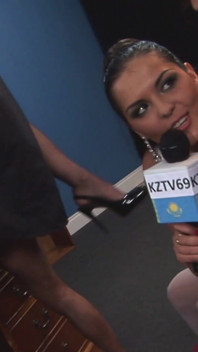 Tarra White Sucks And Fucks At The Same Time While Jasmine's Tits Bounce