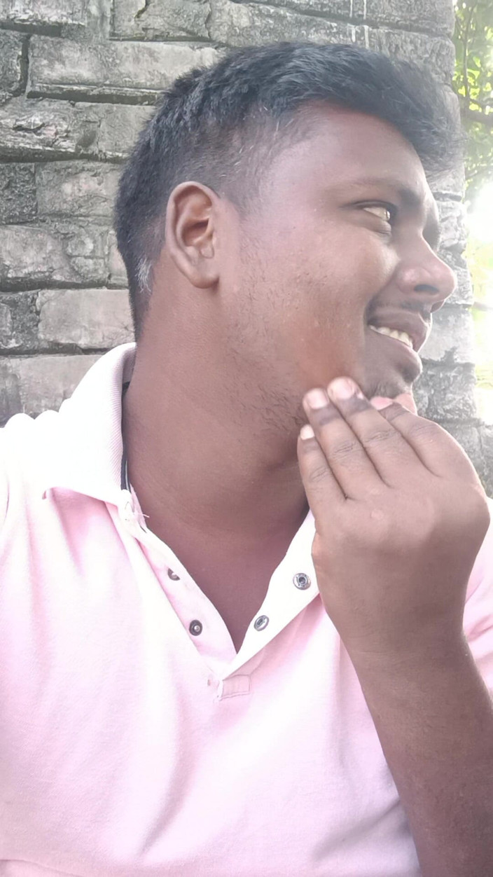Priya SS: Hola