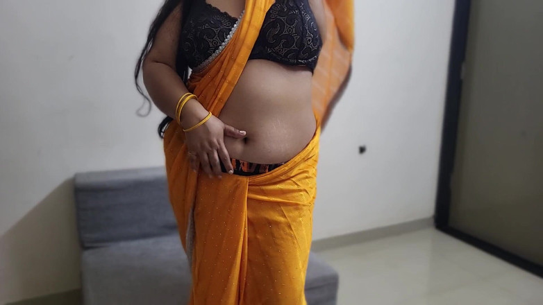 Hot Pavitra: 저를 사랑하세요?