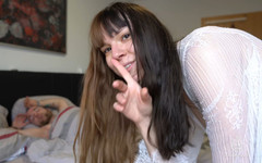 Anne Eden: Skutečný pošťák havaruje překvapivé šukání !!