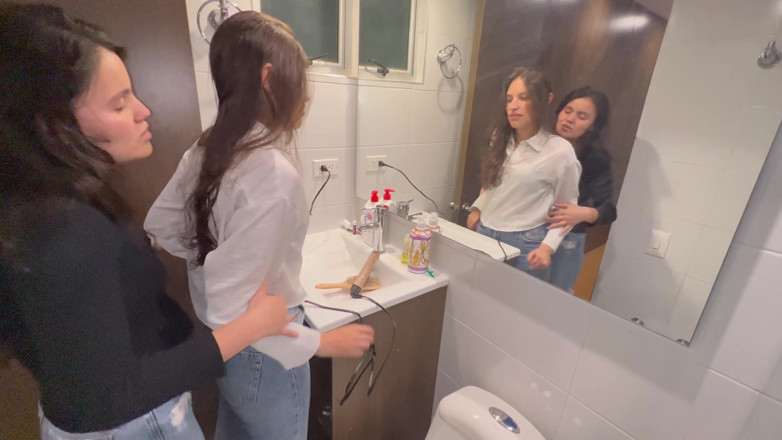 scarlettandc: Min makeupartist inbjuder mig att göra heta saker