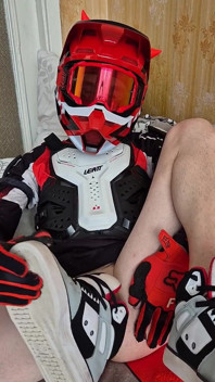 En marcha de biker, lo llevaron al orgasmo