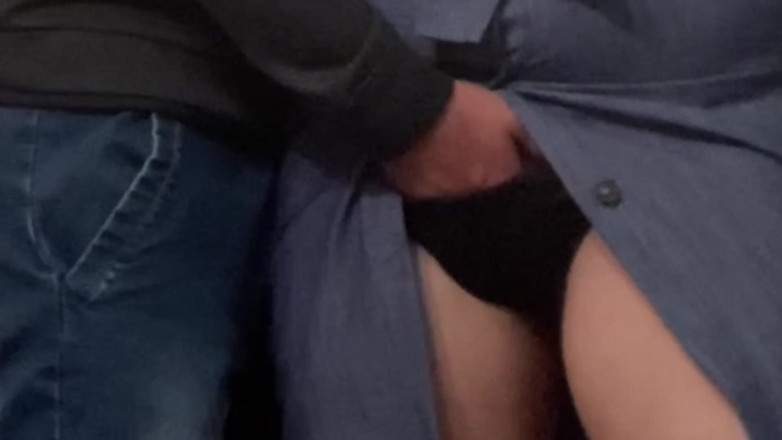 Niki studio: 地下鉄で変態の変態が私のマンコを弄ぶ