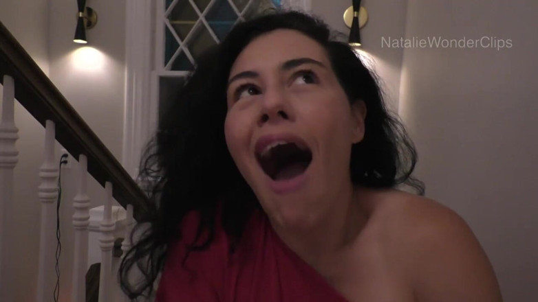 Natalie Wonder: Správné místo, špatná doba, ale správný penis pro macechu (Váš)