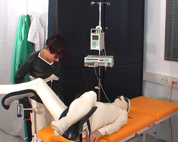 Rubber & Clinic Studio - 1ATOYS: 在橡胶科里操橡胶屁股